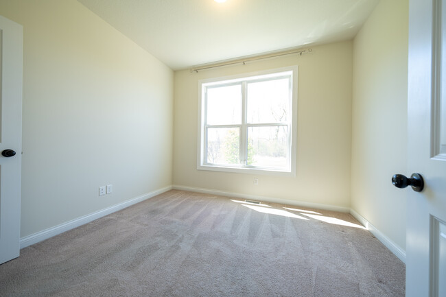 Building Photo - 5007 Merrimac Ln N