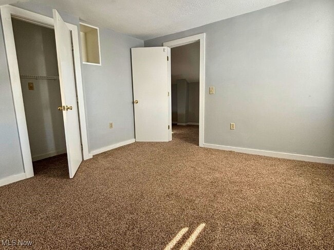 Building Photo - 151 Chestnut St