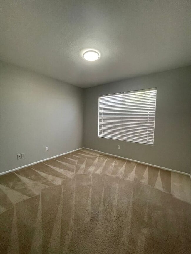 Building Photo - 3 Bed 2 Bath in Most Desired Ahwatukee