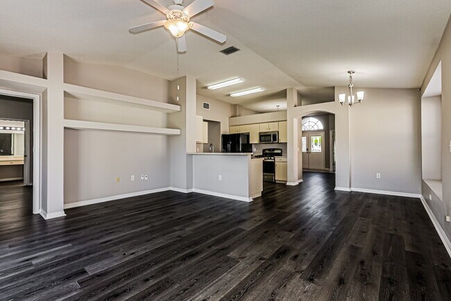 Building Photo - 30801 Tremont Dr