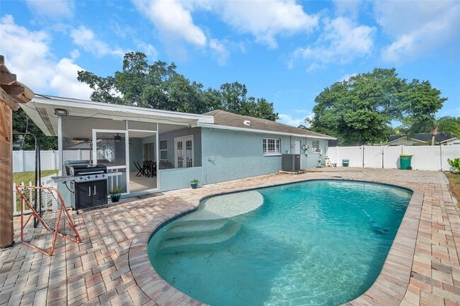 Building Photo - 1520 Windmill Pointe Rd