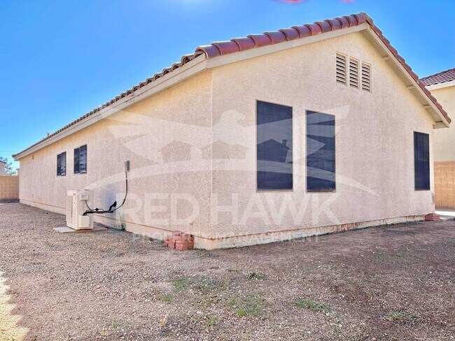 Building Photo - 2280 E Hazeltine Way