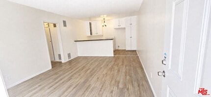 Building Photo - 2630 S La Salle Ave