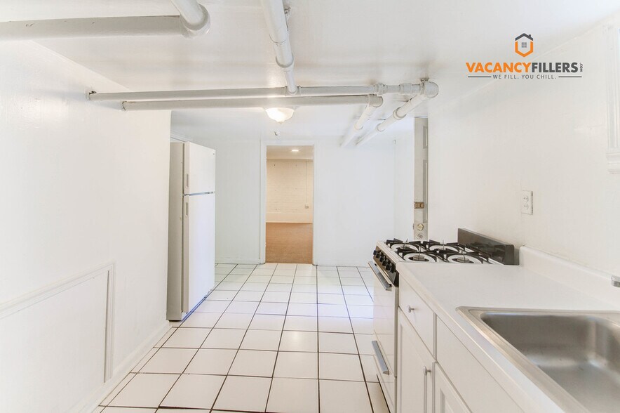 Building Photo - 314 W 31st St