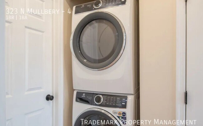 Building Photo - 323 N Mulberry St