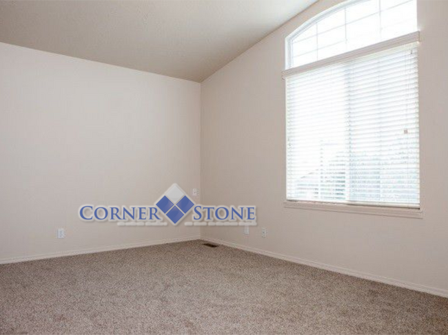 Building Photo - 12128 W Emerson Dr