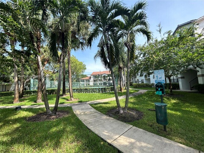 Building Photo - 540 S Park Rd