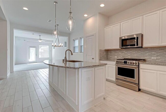 Building Photo - 6002 Dark Kite Trl