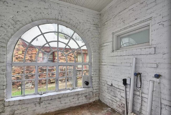 Building Photo - MAJOR PRICE DROP! Excellent home located in Kendall - Whittier!