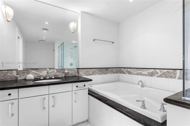 Building Photo - 540 West Ave