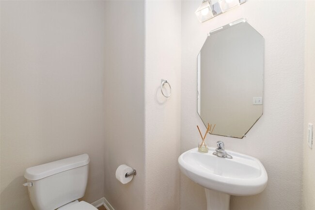 Building Photo - 1190 Stallion Ridge