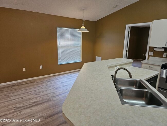 Building Photo - 1539 Glencove Ave NW