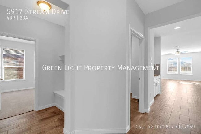 Building Photo - 5917 Stream Dr