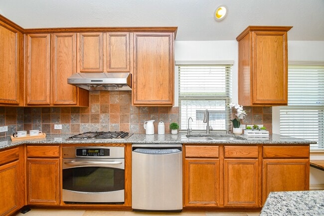 Building Photo - 16814 Ranger Ridge Dr