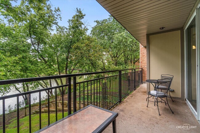 Building Photo - 1601 Fairway Dr