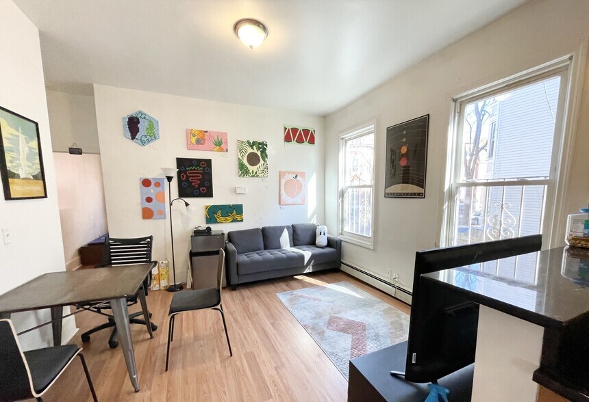 Building Photo - 52 Delle Ave