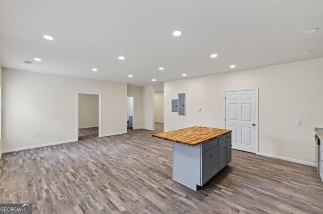 Building Photo - 160 Janney Cir