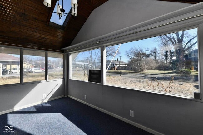 Building Photo - 6186 Evanston Ave