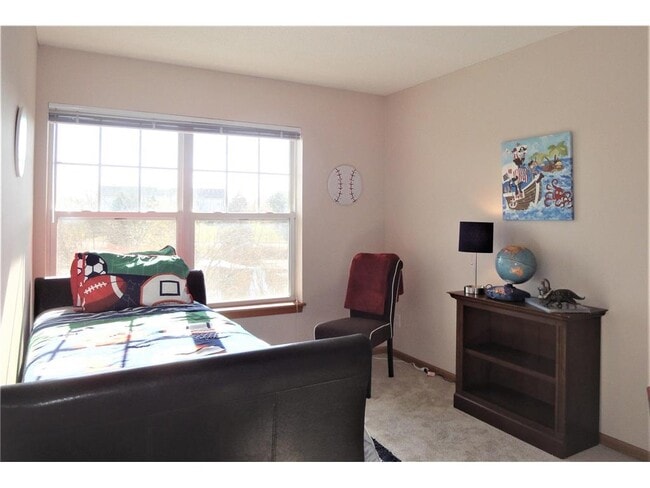 Building Photo - 9204 Holly Ln N