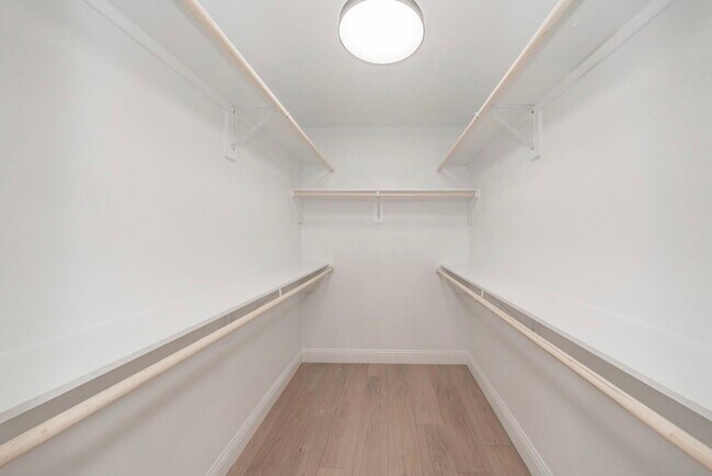 Building Photo - 4904 Arborlawn Dr