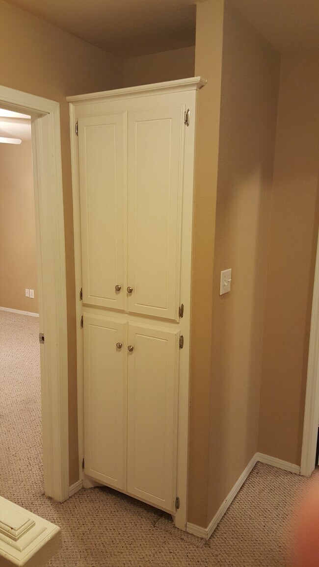 Building Photo - 1901 E Lindsey St