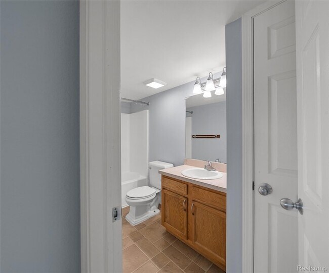 Building Photo - 101 Fieldcrest St