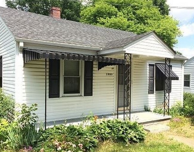 Primary Photo - 2 Bed 1 Bath Home in Burlington-Coming Soon!