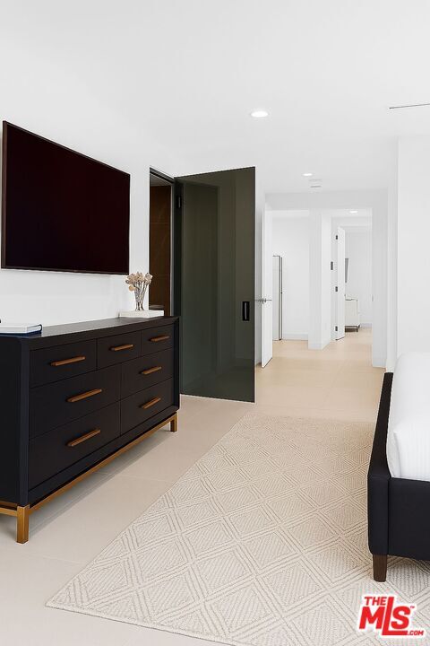 Building Photo - 201 S Bedford Dr