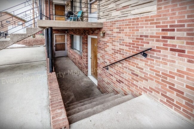 Building Photo - 1110 Gard Pl