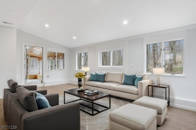 Building Photo - 567 Eagle Rock Ave