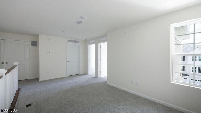 Building Photo - 208 Lavender Wy