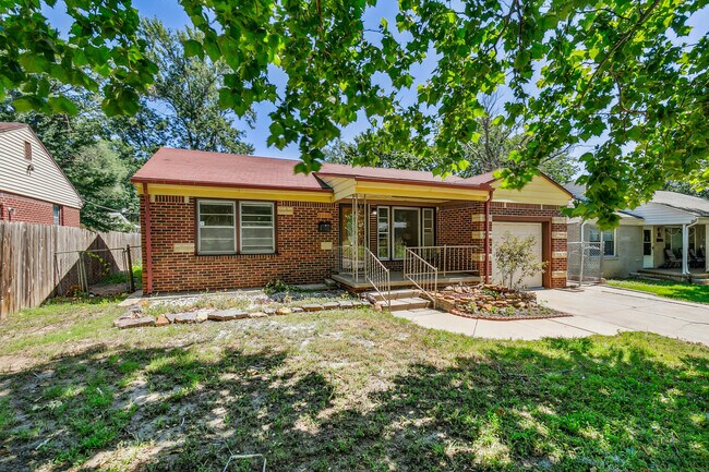 Primary Photo - 3707 E Funston St