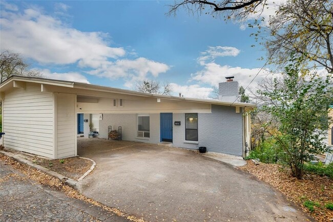 Primary Photo - 807 Azie Morton Rd