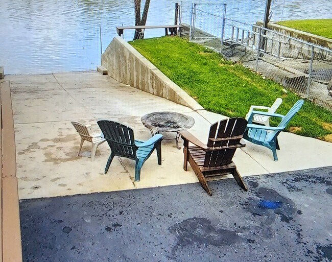 Building Photo - 3341 E 2059th Rd