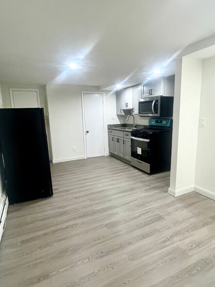 Building Photo - 23 Pompton Rd