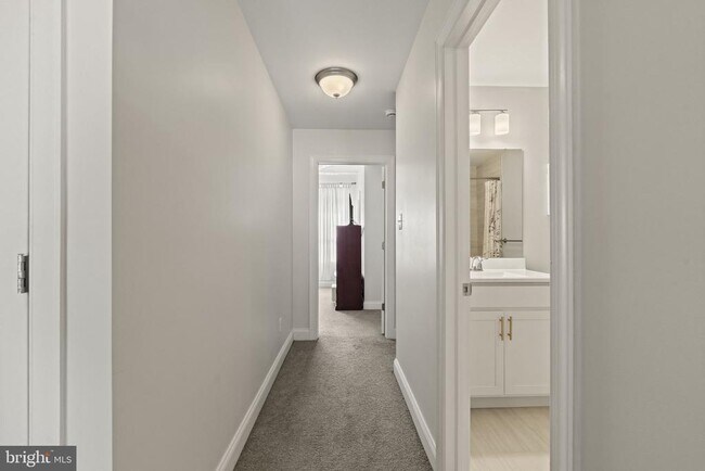 Building Photo - 428 Hurst St