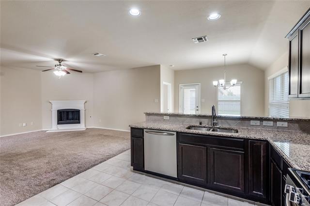 Building Photo - 1028 Lake Woodland Dr