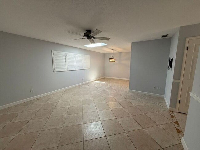 Building Photo - 104 Hatfield Ct