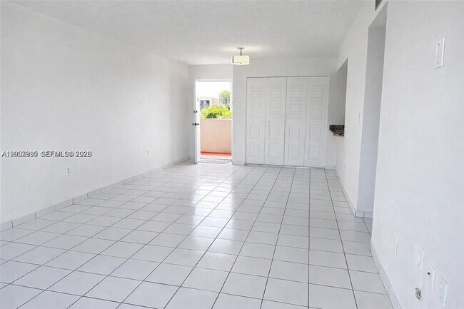 Building Photo - 802 NW 87th Ave