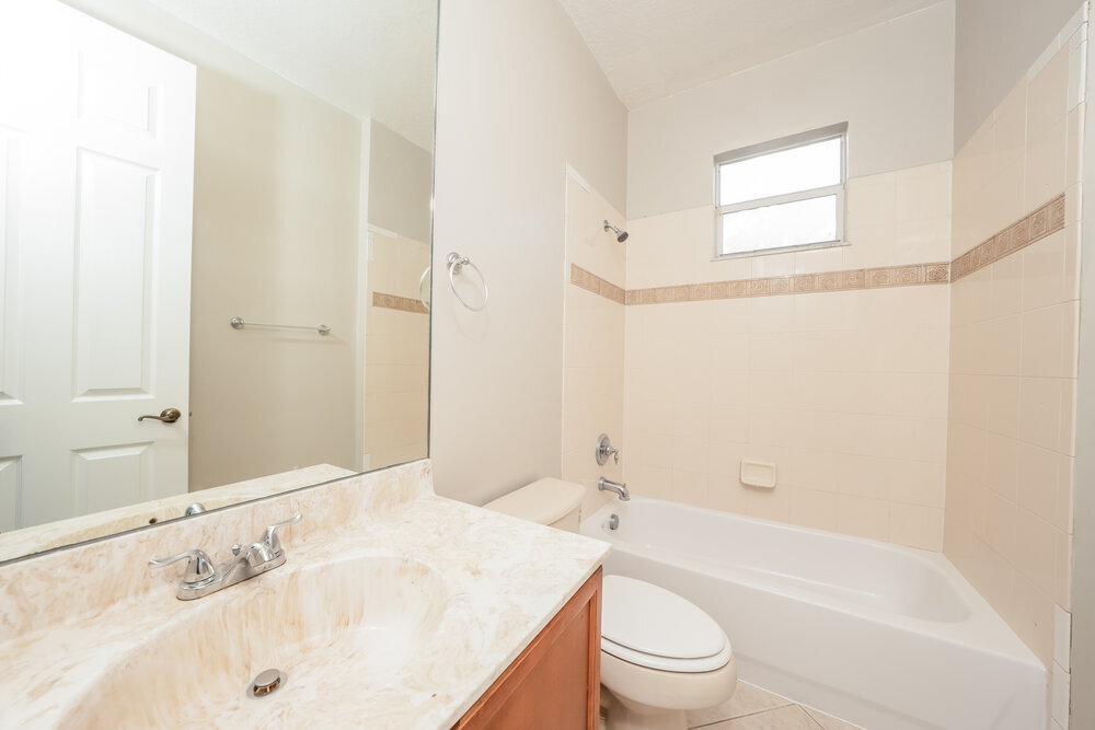 Building Photo - 1755 Palisades Dr