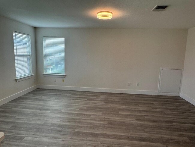 Building Photo - 11221 Whitefaulds Dr
