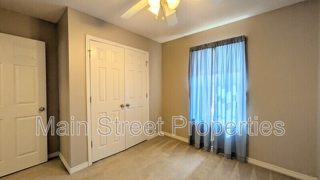 Building Photo - 7889 Stonebrook Dr