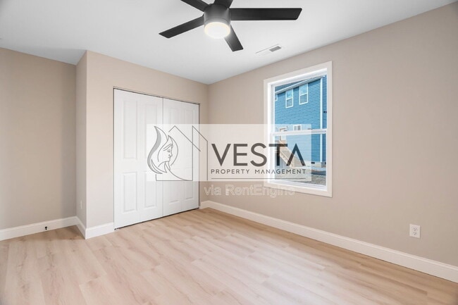 Building Photo - 110 Deaver Park Cir