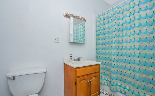 Building Photo - 504 Washington St