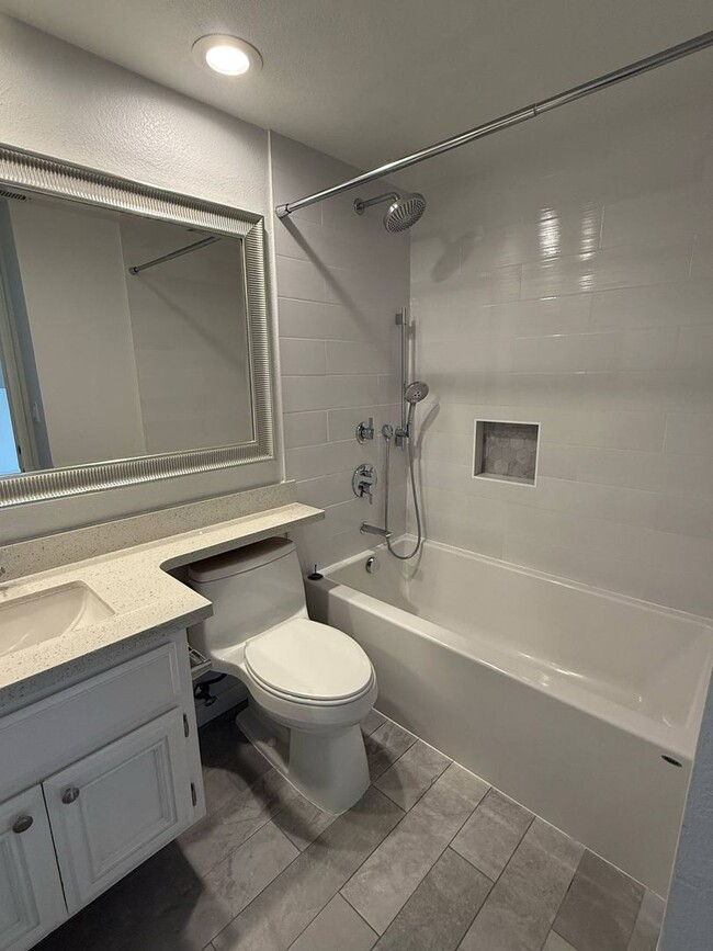 Building Photo - Stylish Redwood Shores Home with Vaulted C...