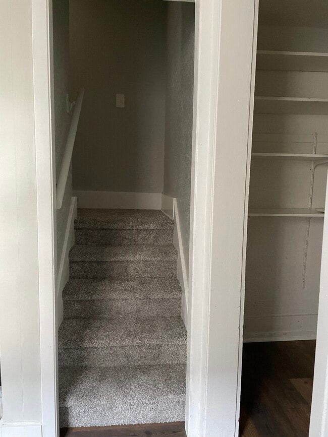 Building Photo - 4923 Chicago St