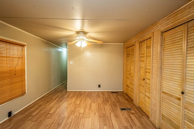 Building Photo - 2006 Piedra China St