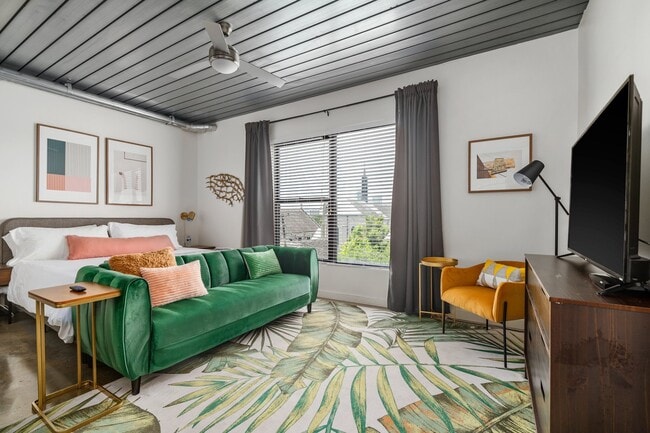 Building Photo - Midtown Studio for $1,120 – Walkable & Sty...