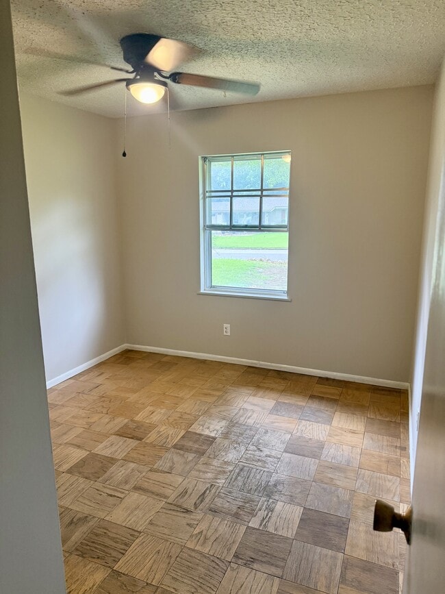 Building Photo - 2434 Patterson Dr