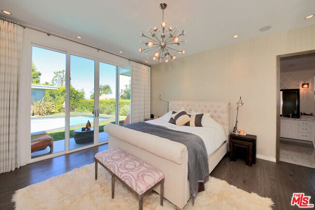 Building Photo - 3054 Elvido Dr